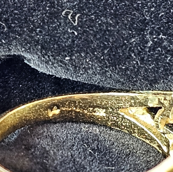 Ring - Picture 8 of 9